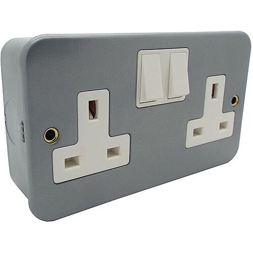 13a 2 Gang Single Pole DP Switched Metal-Clad Socket Outlet