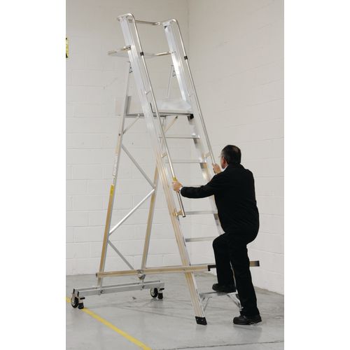 EN131 Mobile Folding 6 Tread Ladder With Platform Max Height 2.6M Platform Height 1.6M 124987